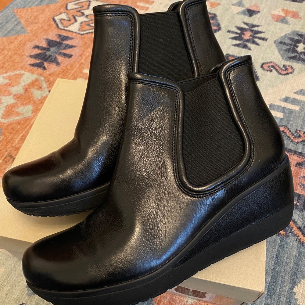 Clarks Wynnmere Mara Wedge Booties Black Leather Platform Boots Size 9 Women’s